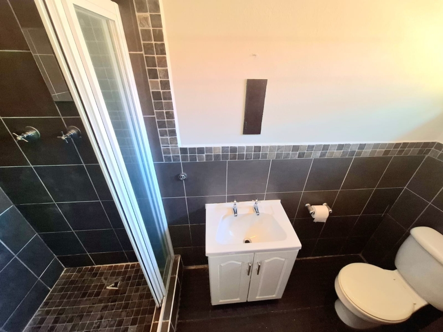 4 Bedroom Property for Sale in Nahoon Valley Park Eastern Cape